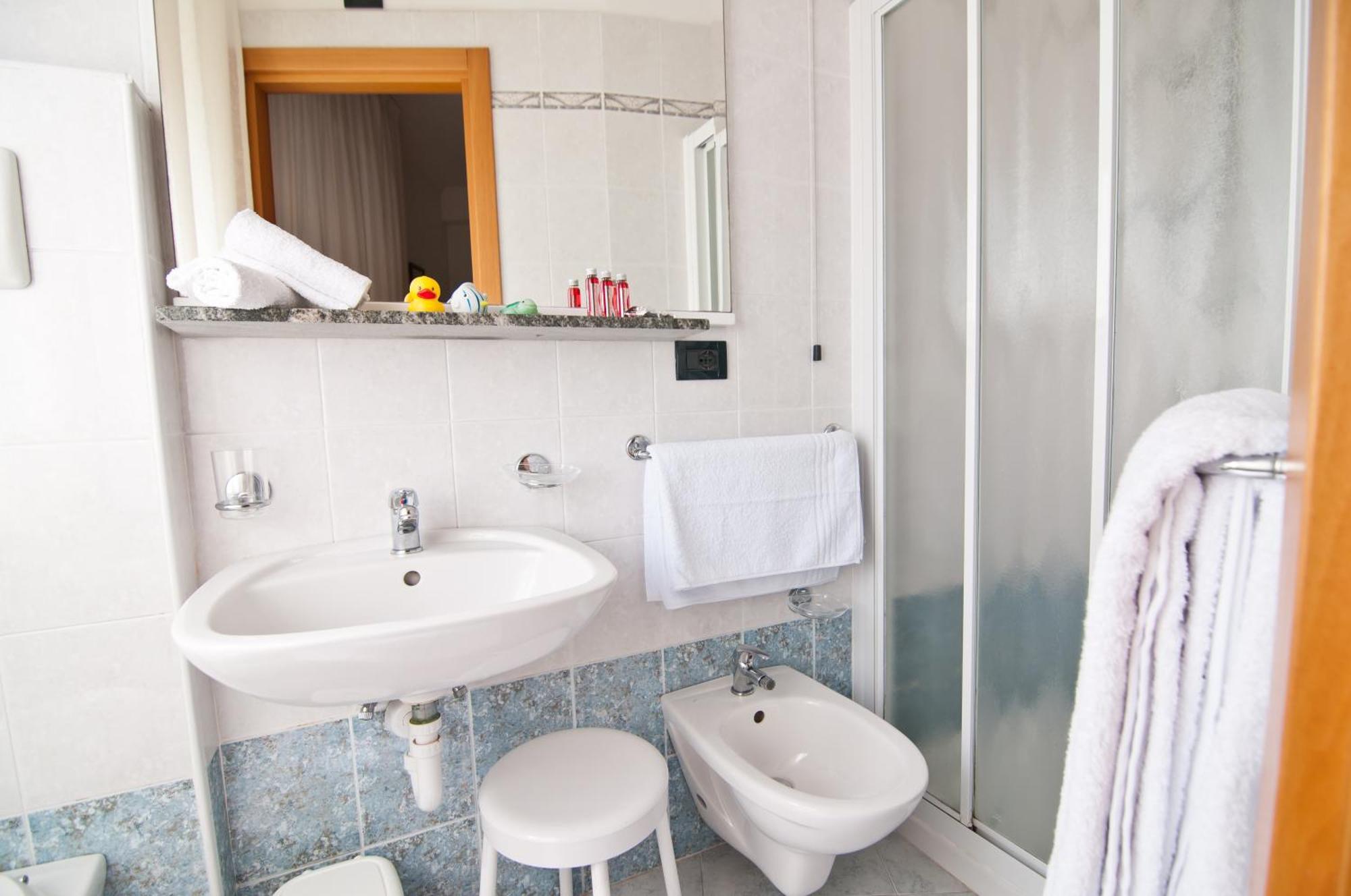Hotel Milan Rosolina Mare Zewnętrze zdjęcie