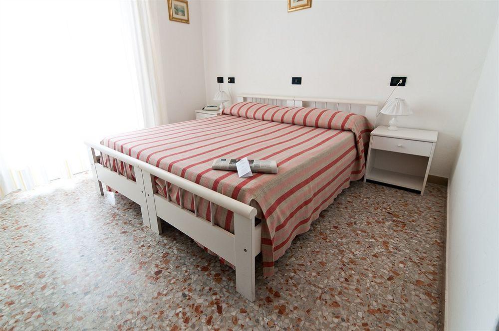Hotel Milan Rosolina Mare Zewnętrze zdjęcie