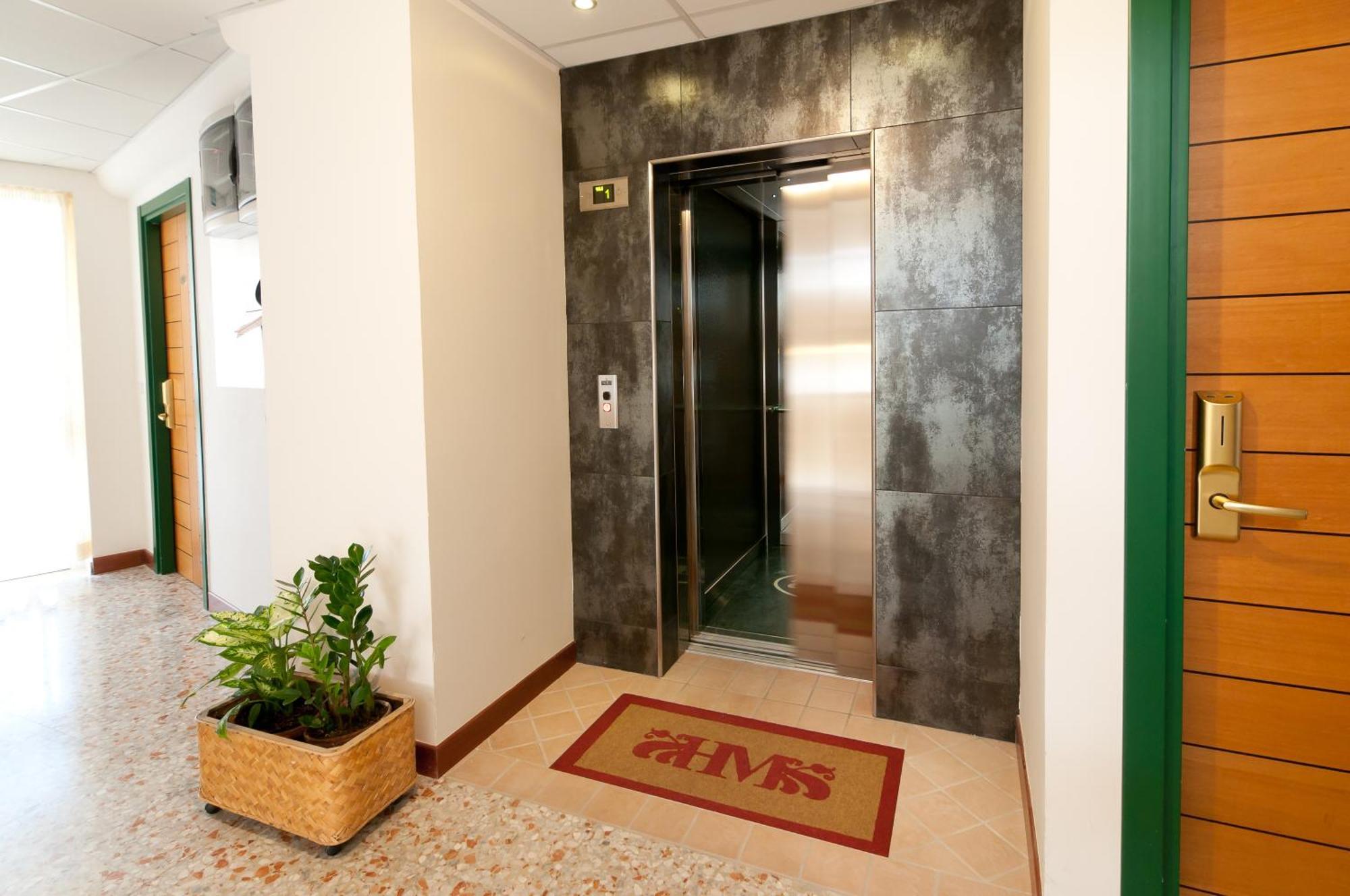 Hotel Milan Rosolina Mare Zewnętrze zdjęcie